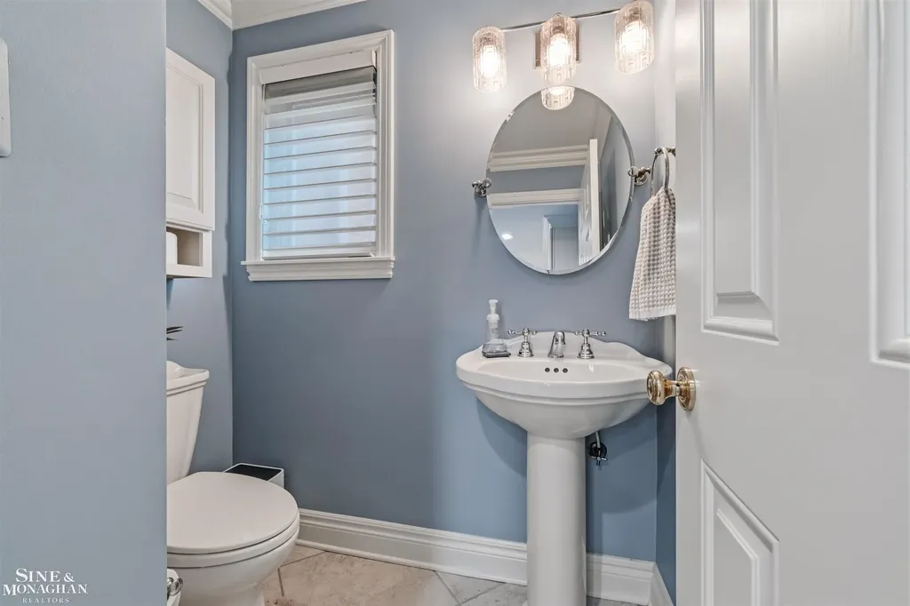 578 Heather Lane Grosse Pointe Woods City MI 48236