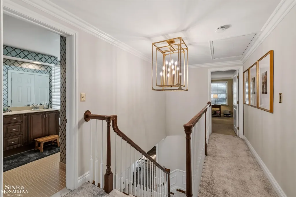 578 Heather Lane Grosse Pointe Woods City MI 48236