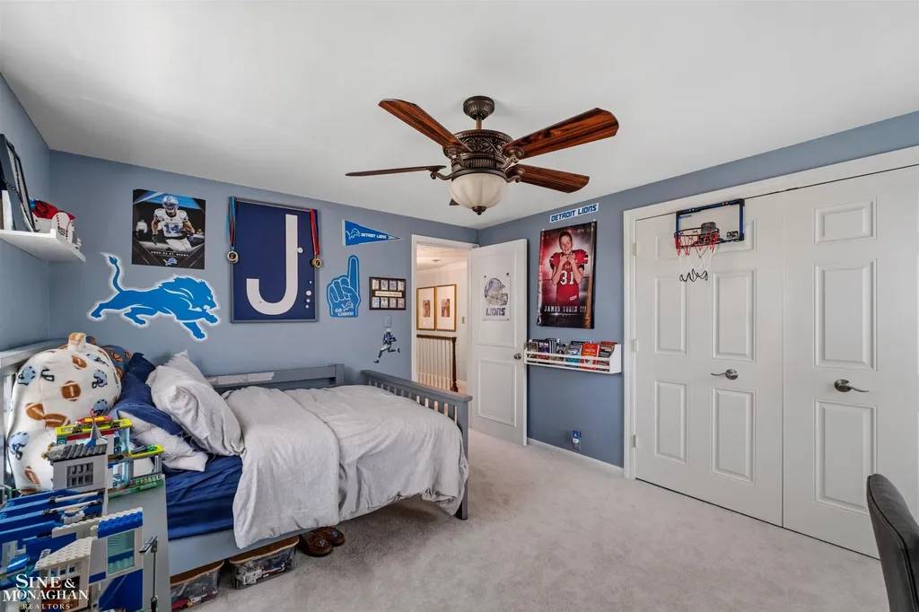 578 Heather Lane Grosse Pointe Woods City MI 48236