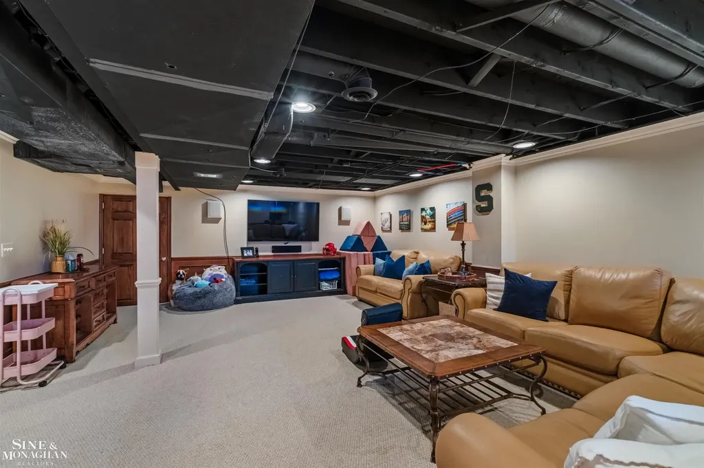 578 Heather Lane Grosse Pointe Woods City MI 48236