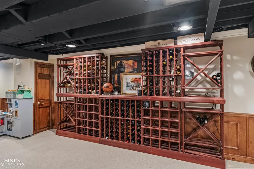 578 Heather Lane Grosse Pointe Woods City MI 48236