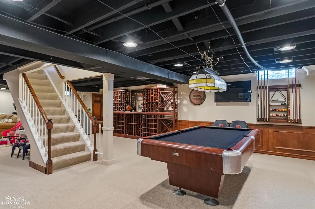578 Heather Lane Grosse Pointe Woods City MI 48236