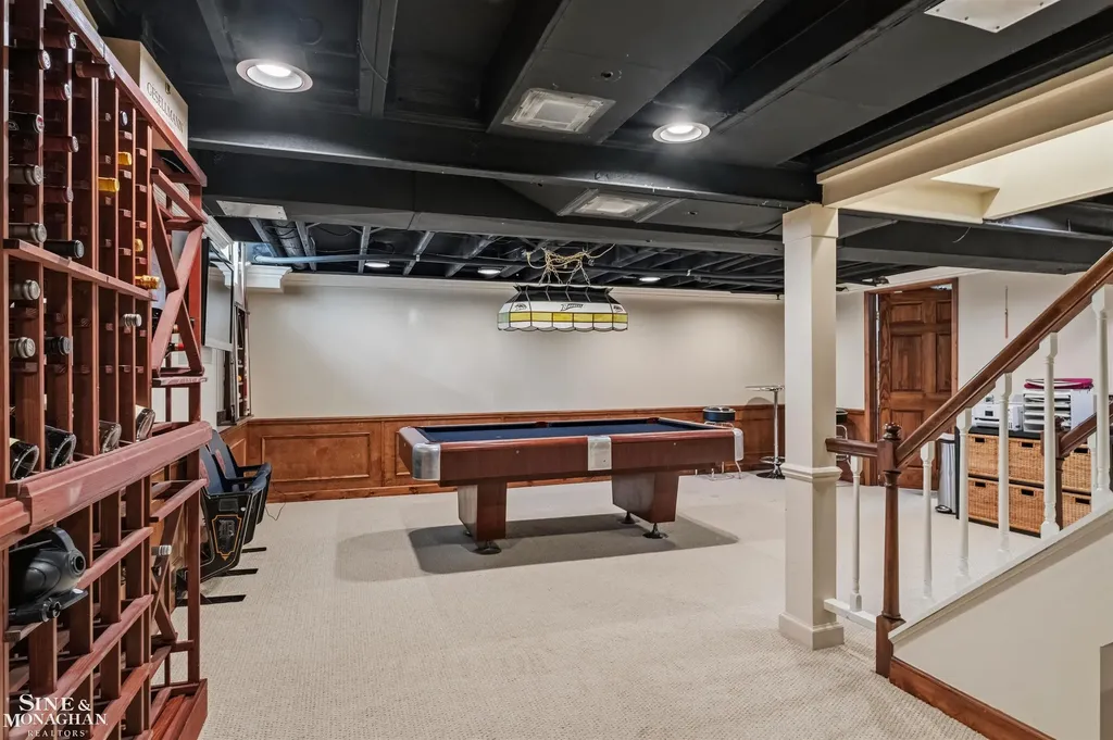 578 Heather Lane Grosse Pointe Woods City MI 48236
