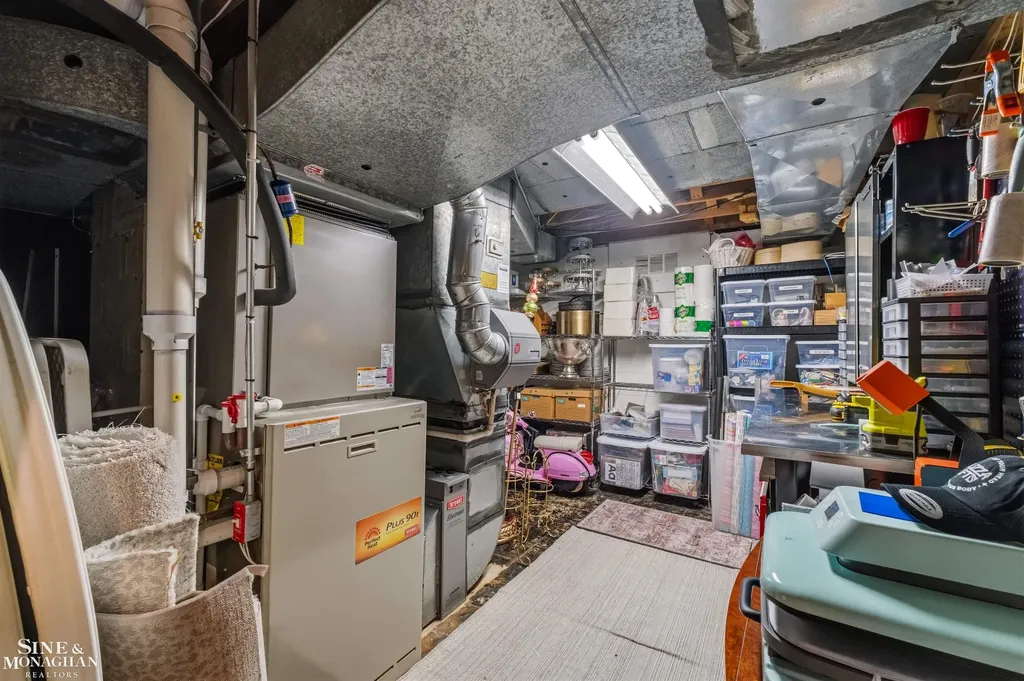 578 Heather Lane Grosse Pointe Woods City MI 48236