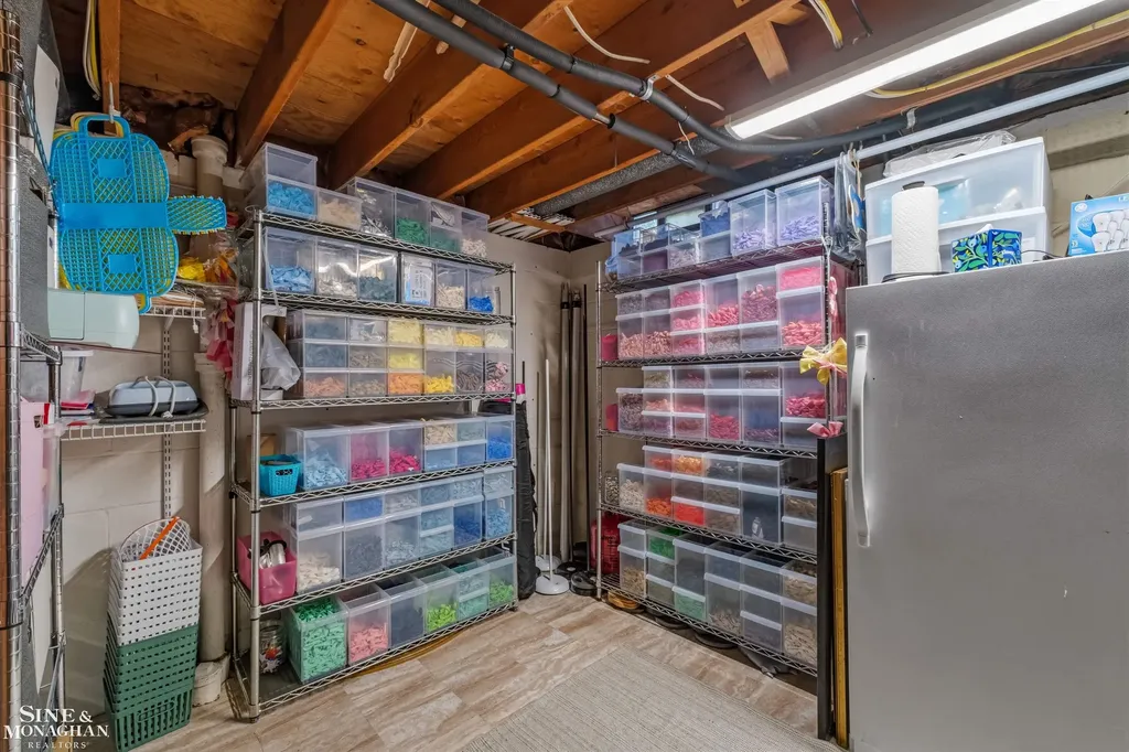 578 Heather Lane Grosse Pointe Woods City MI 48236