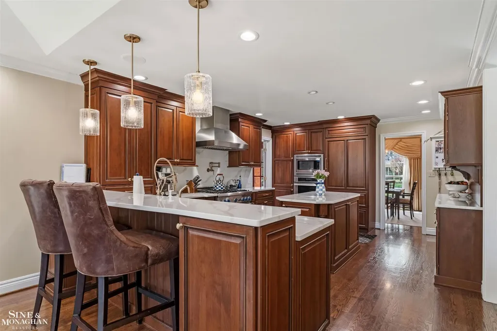 578 Heather Lane Grosse Pointe Woods City MI 48236