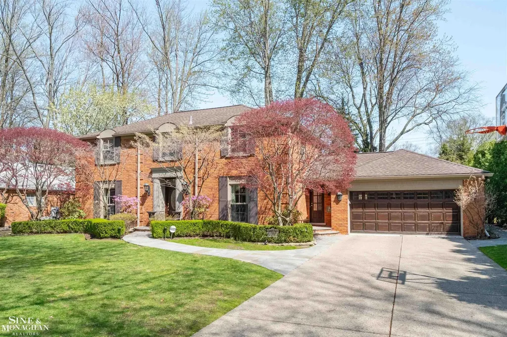 578 Heather Lane Grosse Pointe Woods City MI 48236