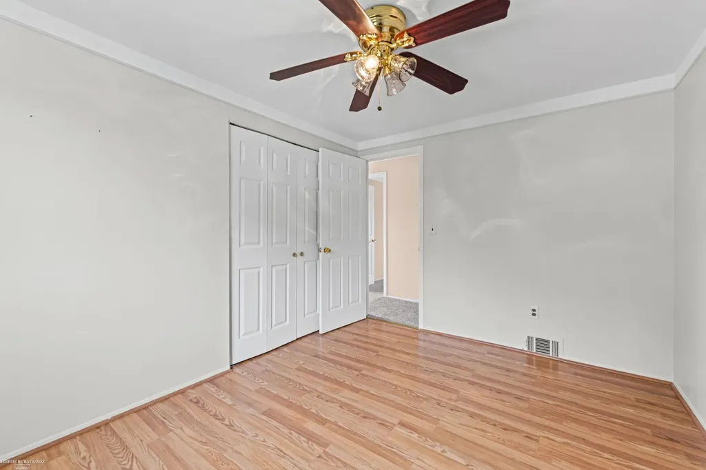 28070 Garfield Street Roseville City MI 48066