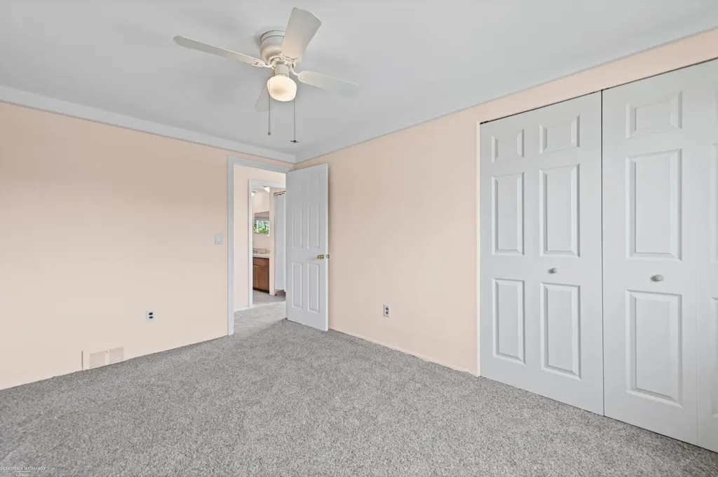 28070 Garfield Street Roseville City MI 48066