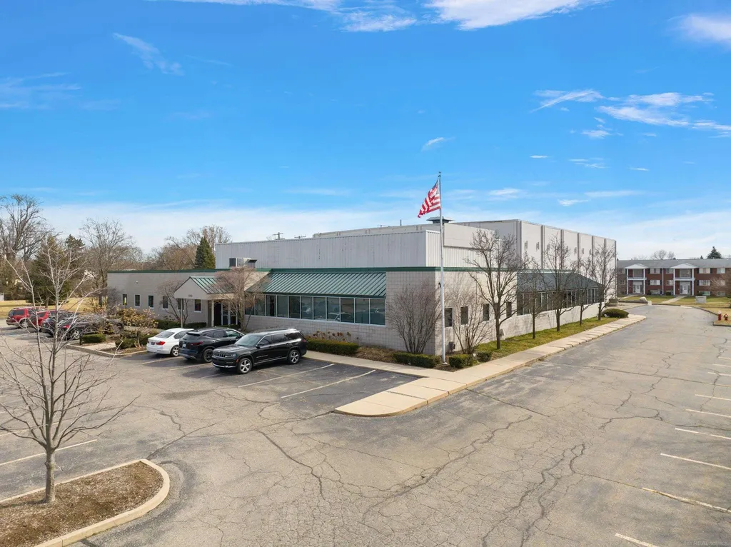8220 Irving Road Sterling Heights City MI 48312