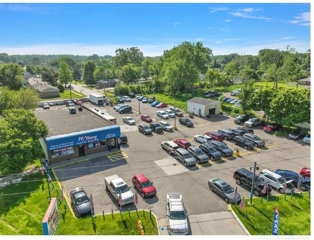 34470 S Gratiot Avenue Clinton Charter Township MI 48035