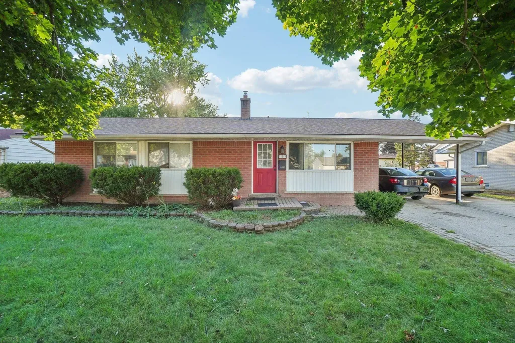 34559 Chope Place Clinton Charter Township MI 48035