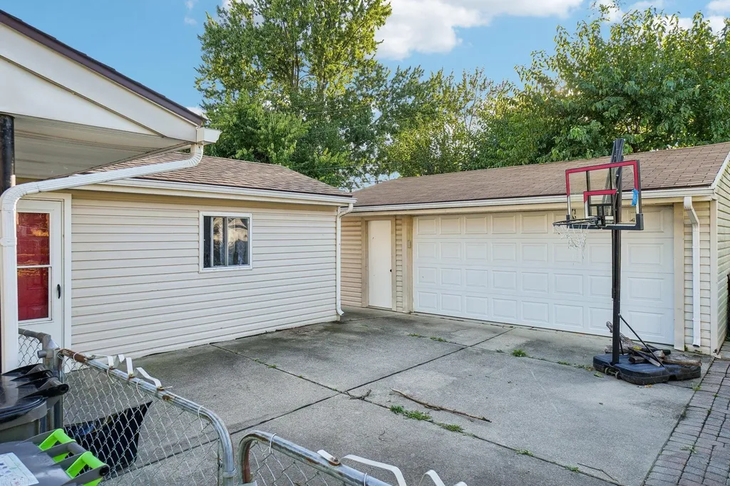 34559 Chope Place Clinton Charter Township MI 48035