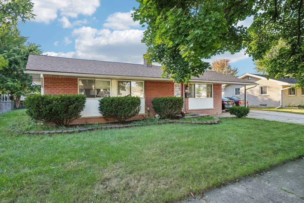 34559 Chope Place Clinton Charter Township MI 48035