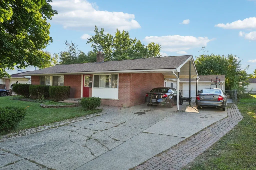 34559 Chope Place Clinton Charter Township MI 48035