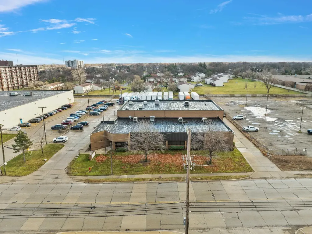 24650 Sherwood Avenue Center Line City MI 48015