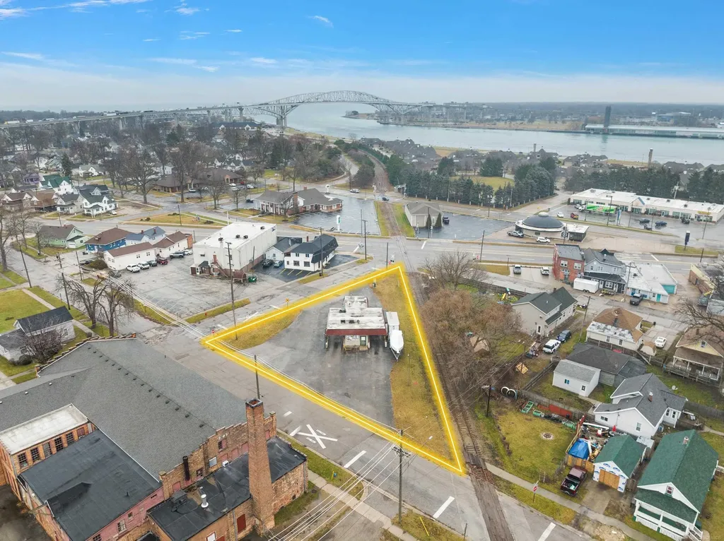 1635 Pine Grove Street Port Huron City MI 48060