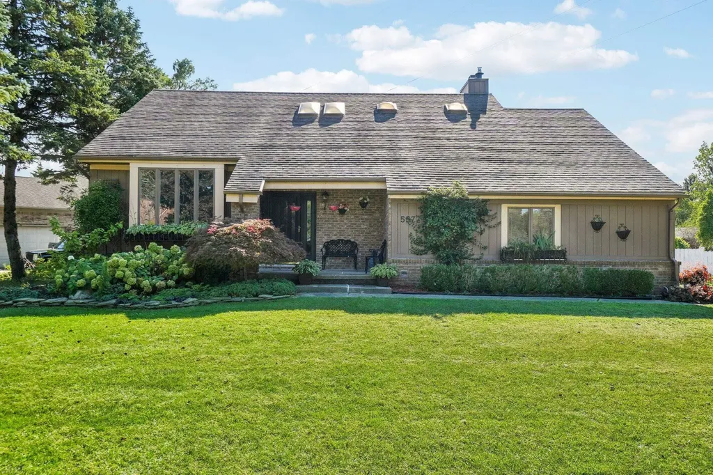 5577 Harlowe Drive Shelby Charter Township MI 48316