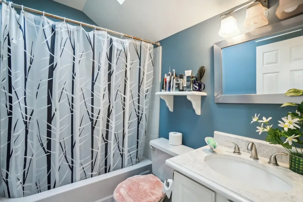 5577 Harlowe Drive Shelby Charter Township MI 48316