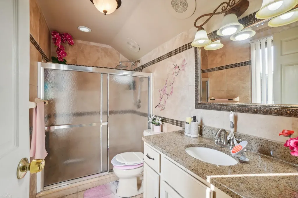 5577 Harlowe Drive Shelby Charter Township MI 48316