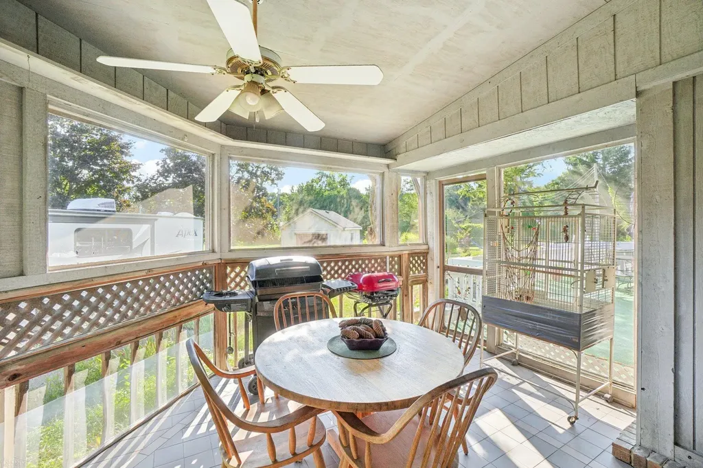 5577 Harlowe Drive Shelby Charter Township MI 48316