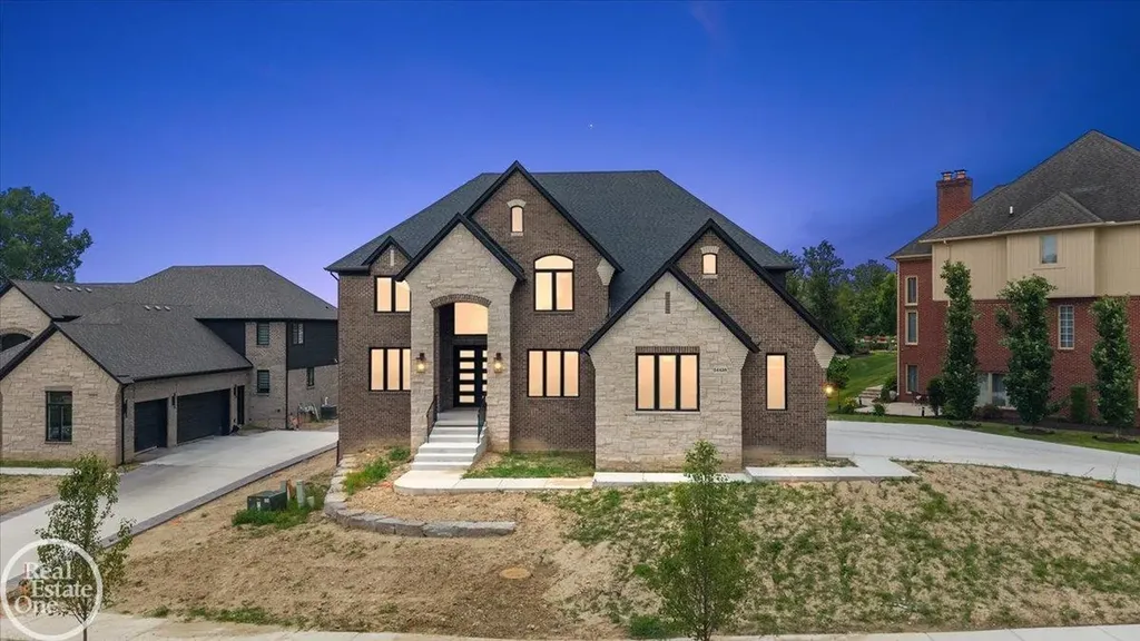 54438 Carrington Drive Shelby Charter Township MI 48316