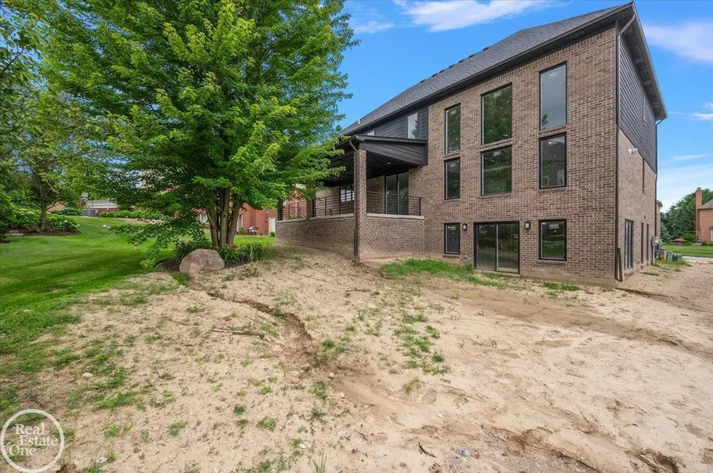 54438 Carrington Drive Shelby Charter Township MI 48316