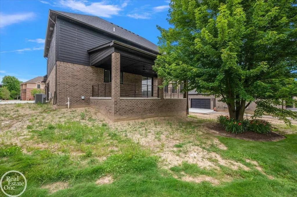 54438 Carrington Drive Shelby Charter Township MI 48316