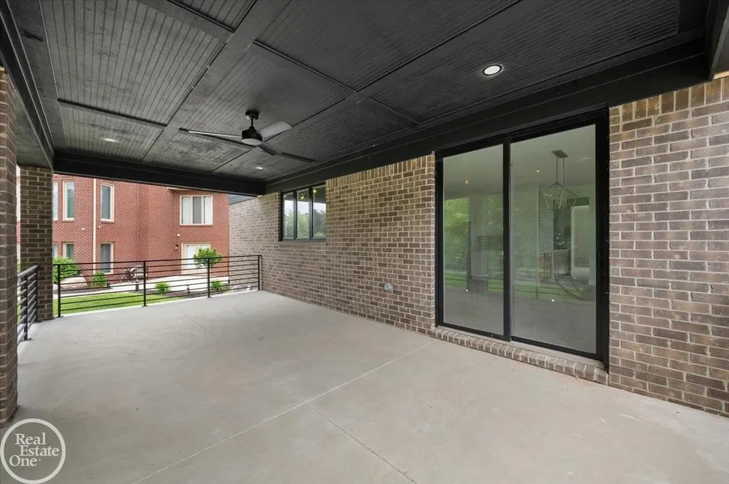 54438 Carrington Drive Shelby Charter Township MI 48316