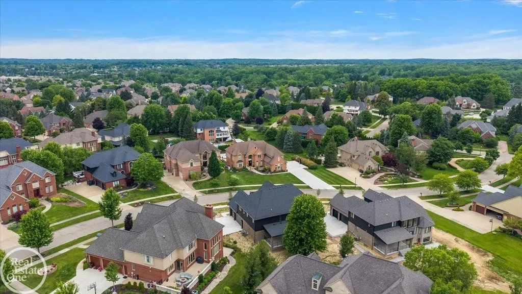 54438 Carrington Drive Shelby Charter Township MI 48316