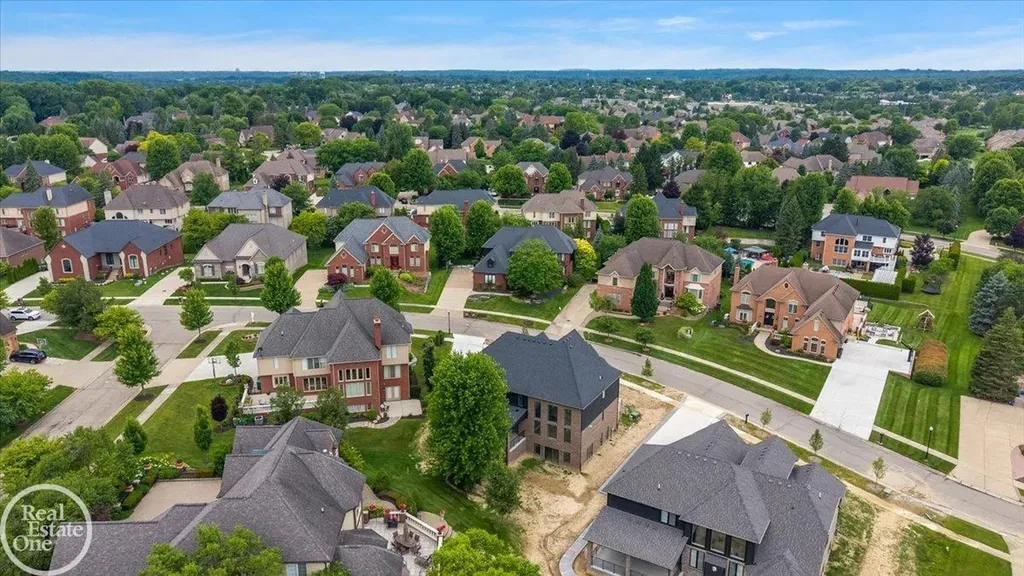 54438 Carrington Drive Shelby Charter Township MI 48316