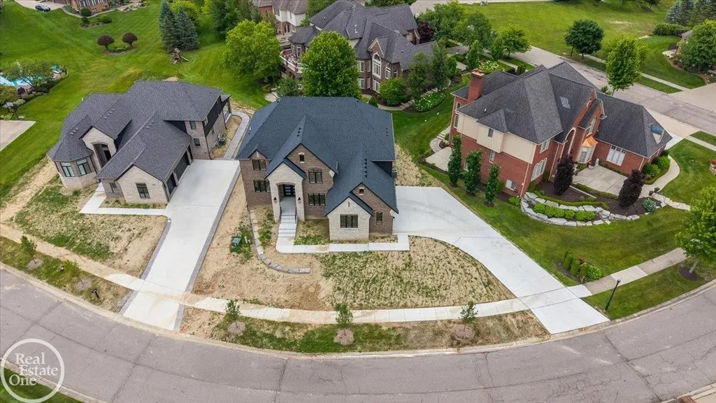 54438 Carrington Drive Shelby Charter Township MI 48316