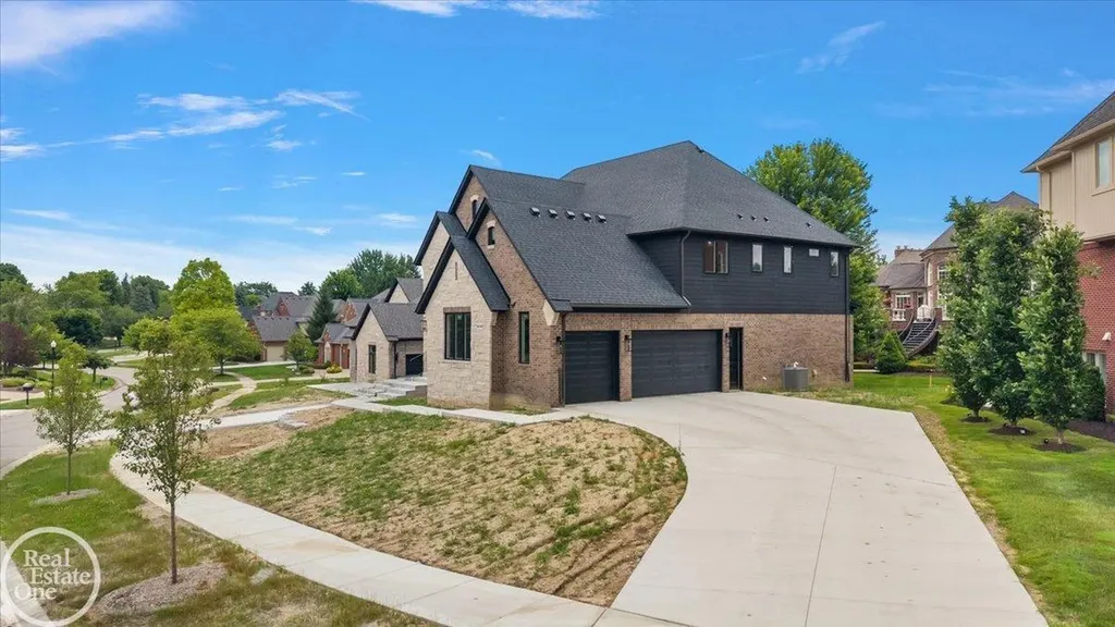 54438 Carrington Drive Shelby Charter Township MI 48316