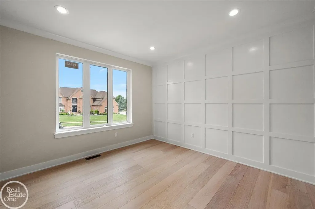 54438 Carrington Drive Shelby Charter Township MI 48316