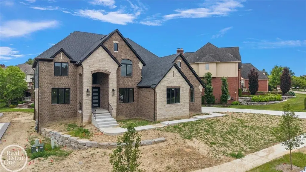 54438 Carrington Drive Shelby Charter Township MI 48316