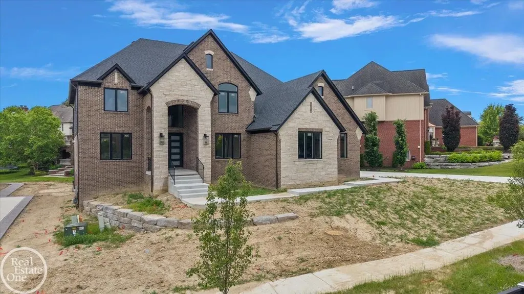 54438 Carrington Drive Shelby Charter Township MI 48316