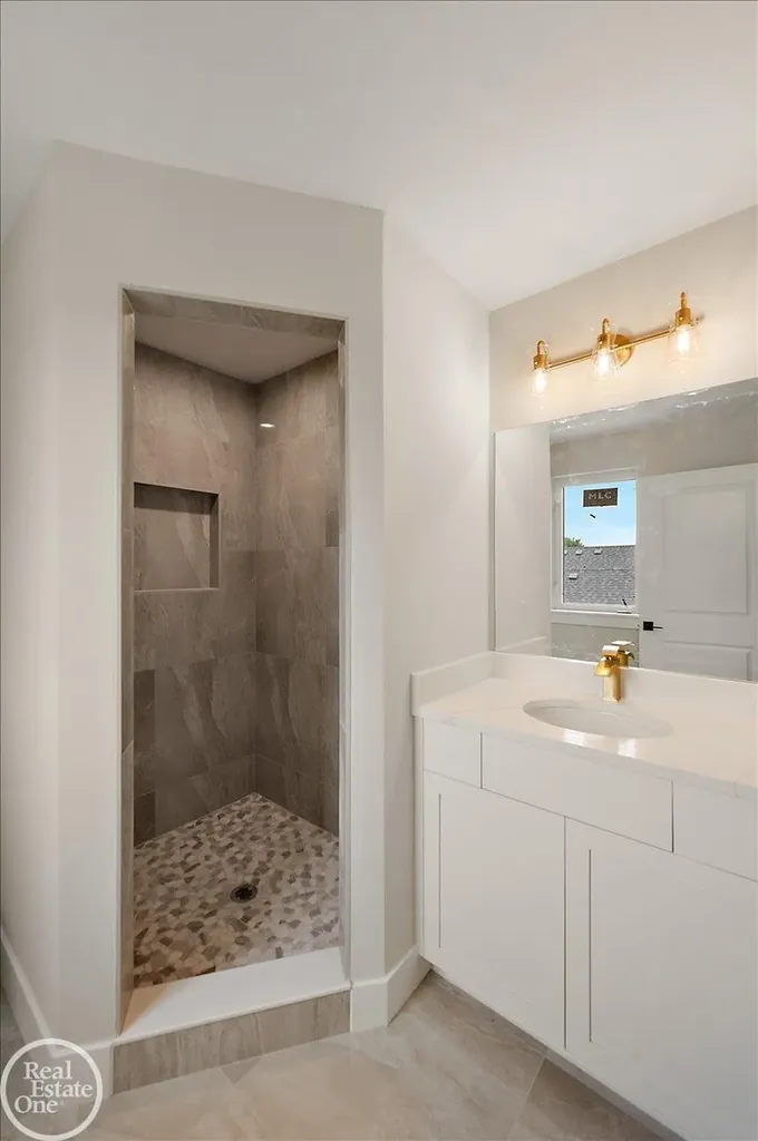 54438 Carrington Drive Shelby Charter Township MI 48316