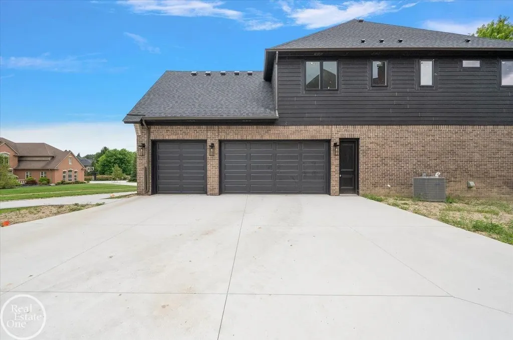 54438 Carrington Drive Shelby Charter Township MI 48316