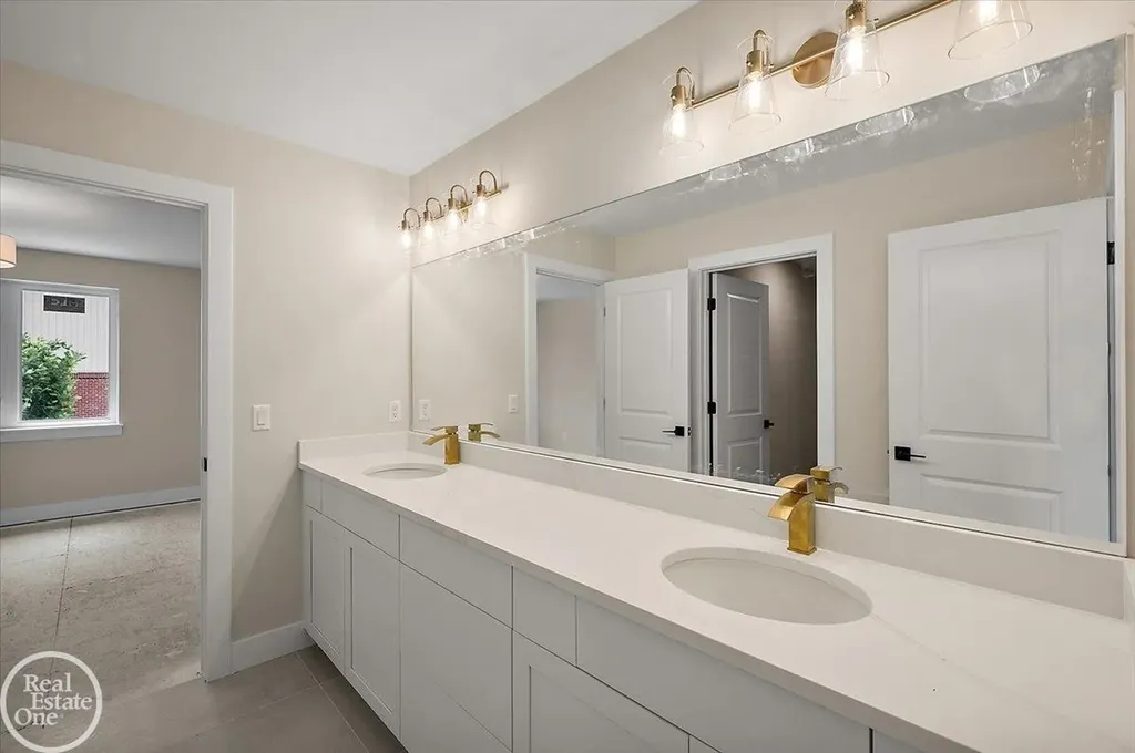 54438 Carrington Drive Shelby Charter Township MI 48316