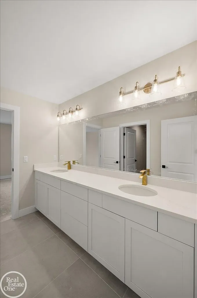 54438 Carrington Drive Shelby Charter Township MI 48316