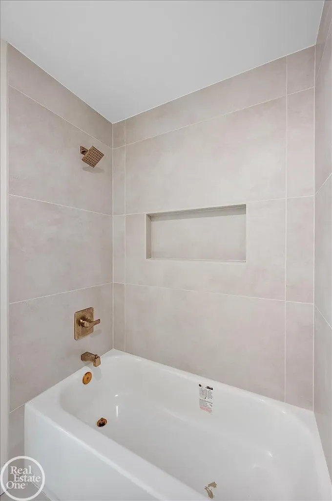 54438 Carrington Drive Shelby Charter Township MI 48316