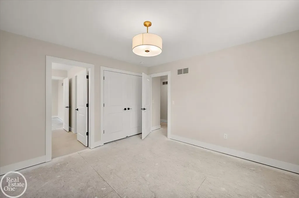 54438 Carrington Drive Shelby Charter Township MI 48316