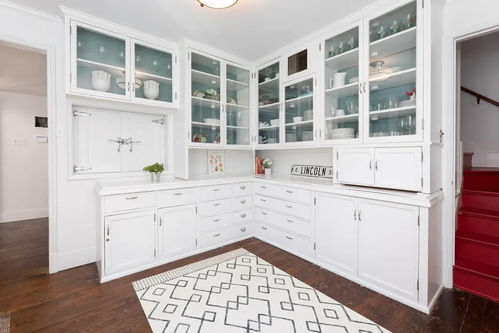 355 Lincoln Road Grosse Pointe City MI 48230