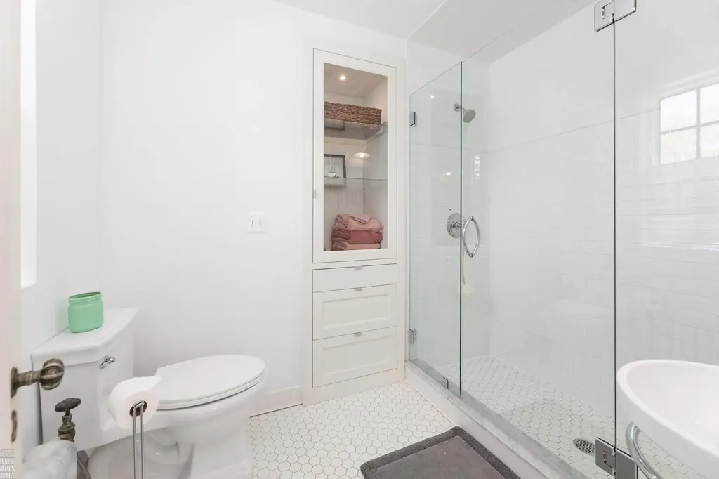 355 Lincoln Road Grosse Pointe City MI 48230