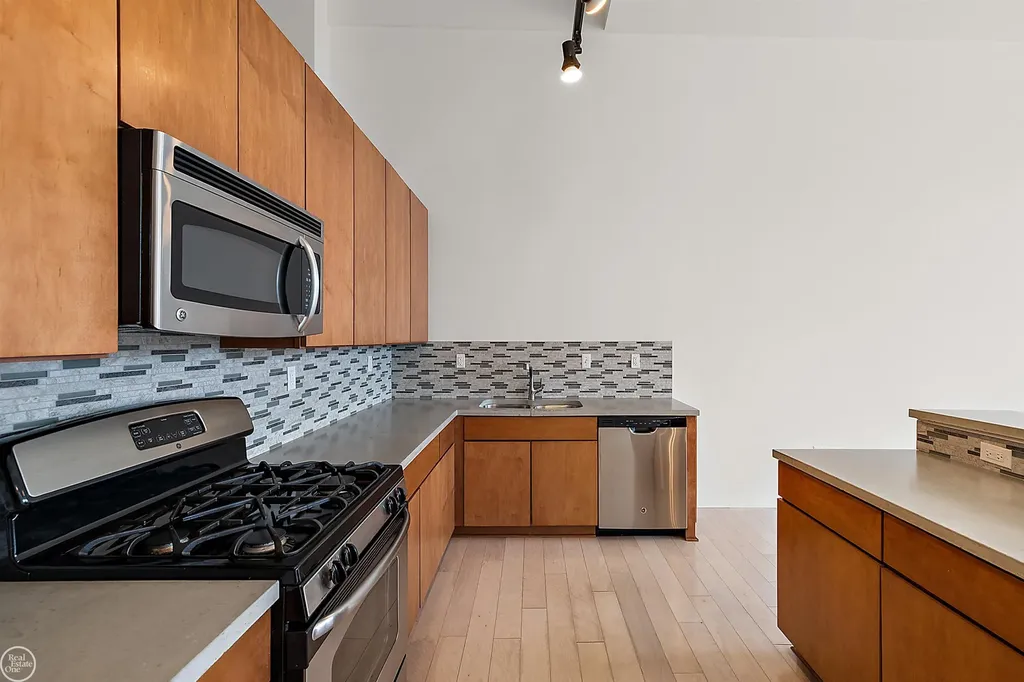 444 W Willis St Unit#89/205 Street Detroit City MI 48201