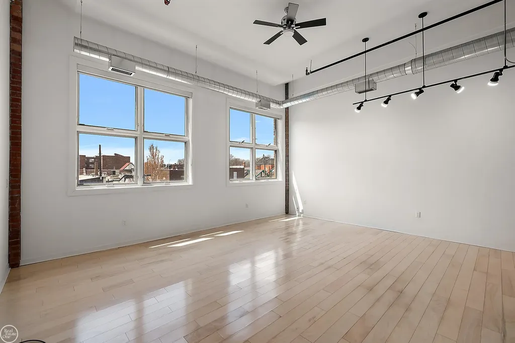444 W Willis St Unit#89/205 Street Detroit City MI 48201
