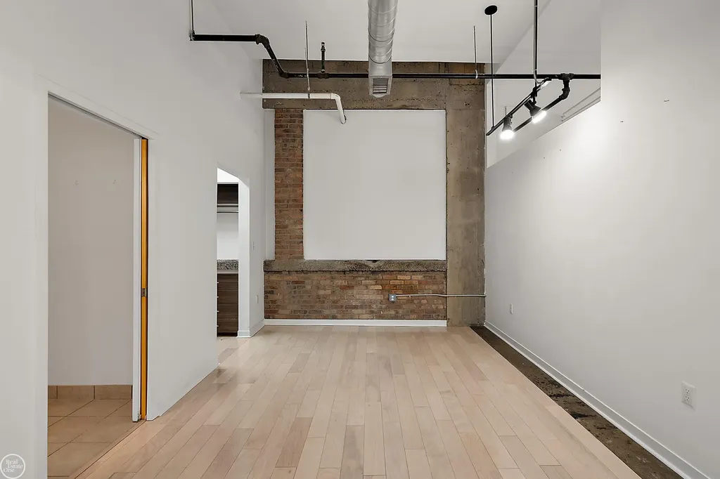 444 W Willis St Unit#89/205 Street Detroit City MI 48201