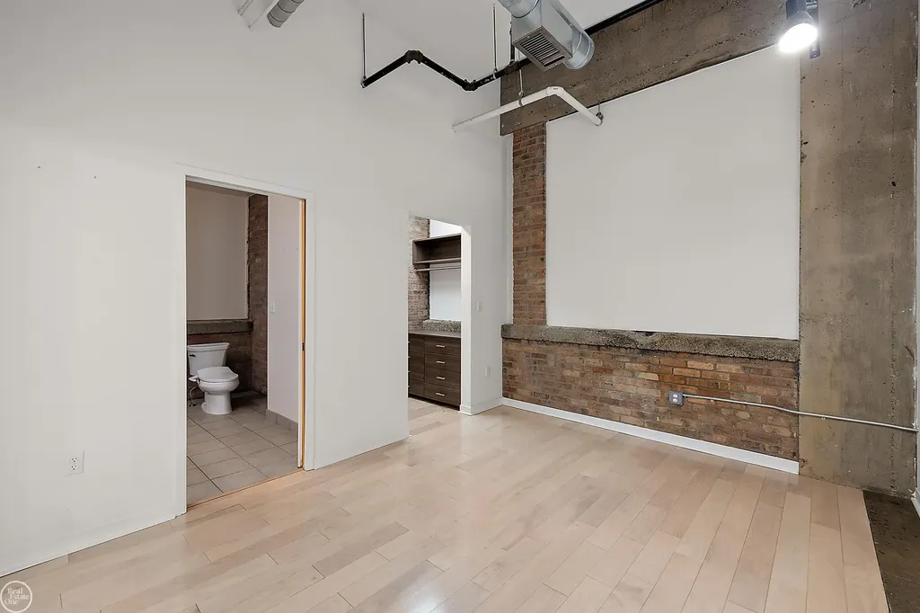 444 W Willis St Unit#89/205 Street Detroit City MI 48201