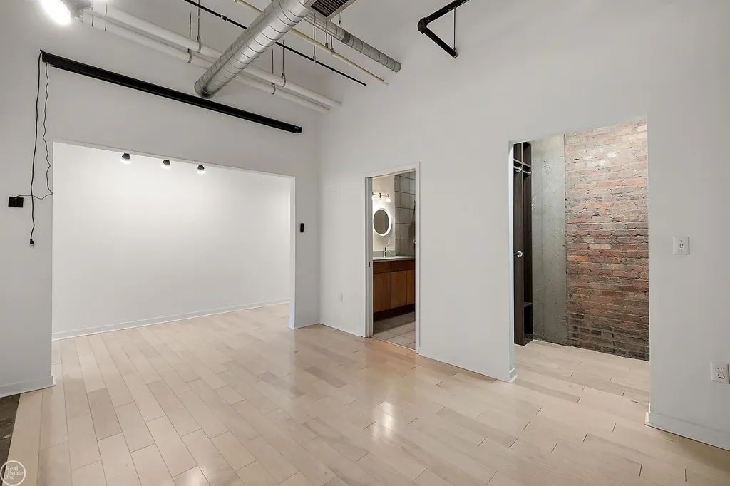 444 W Willis St Unit#89/205 Street Detroit City MI 48201
