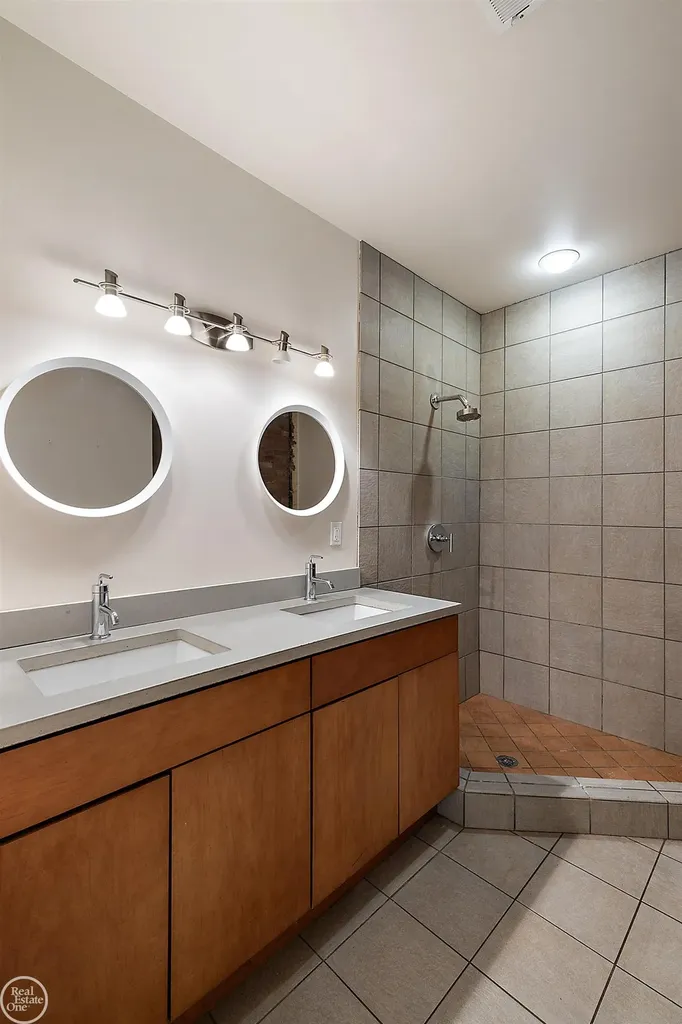 444 W Willis St Unit#89/205 Street Detroit City MI 48201
